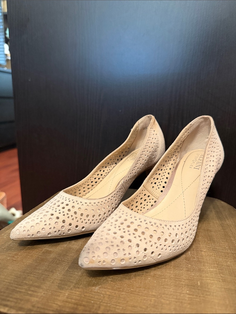 Women’s Pointed Toe Perforated Pumps - Cream